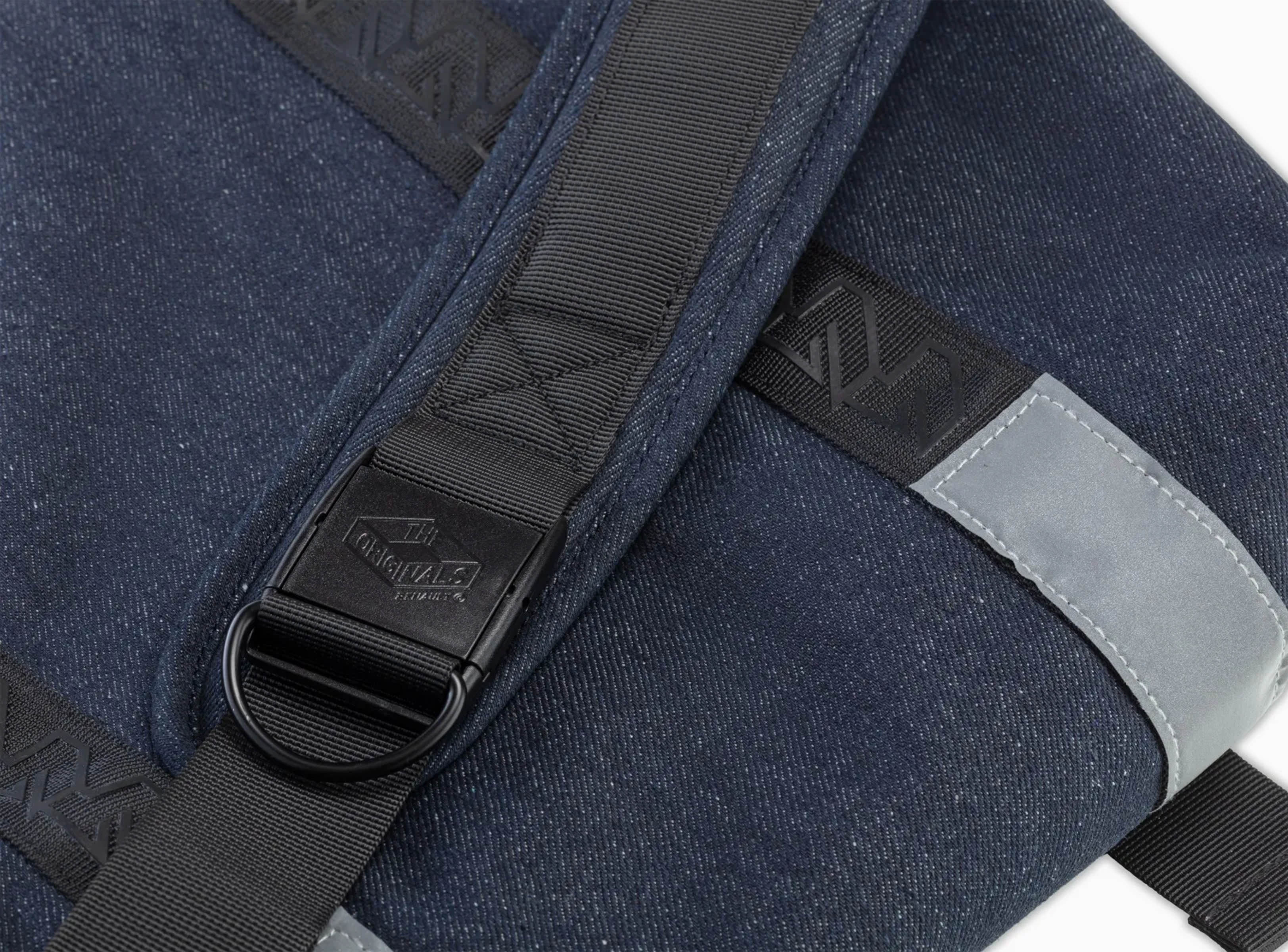 르노 4 숄더백 (데님)